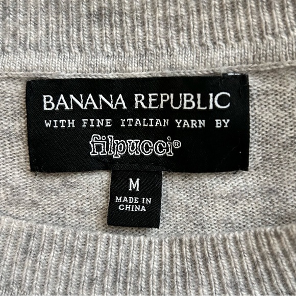 Banana Republic Pullover Sweater - Picture 4 of 8
